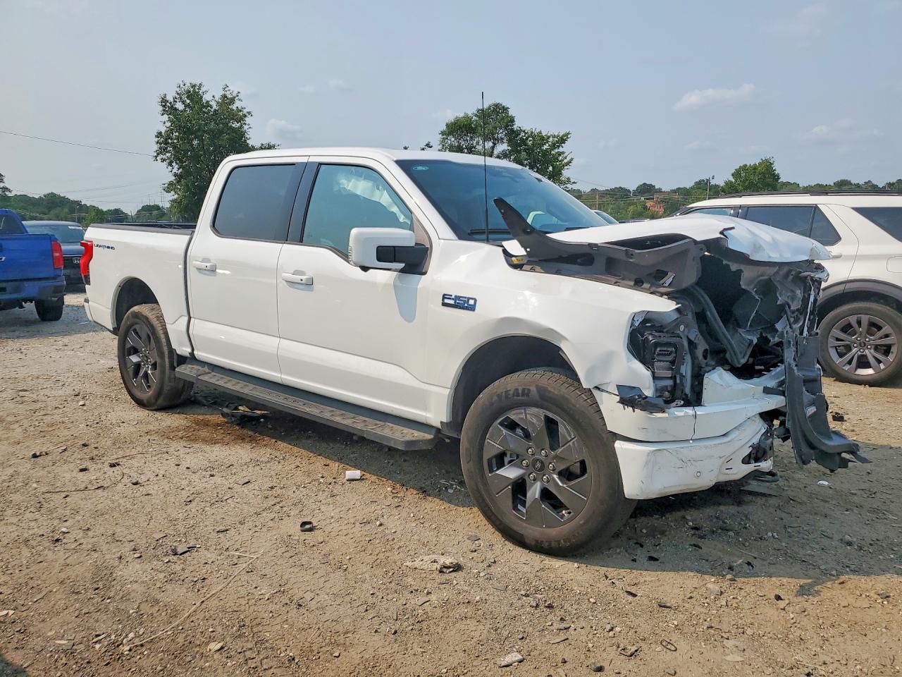 2025 Ford F150 Lightning Lariat - Фото 4