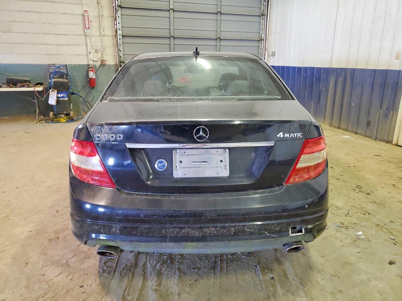 2011 Mercedes-Benz C 300 4Matic - Фото 6