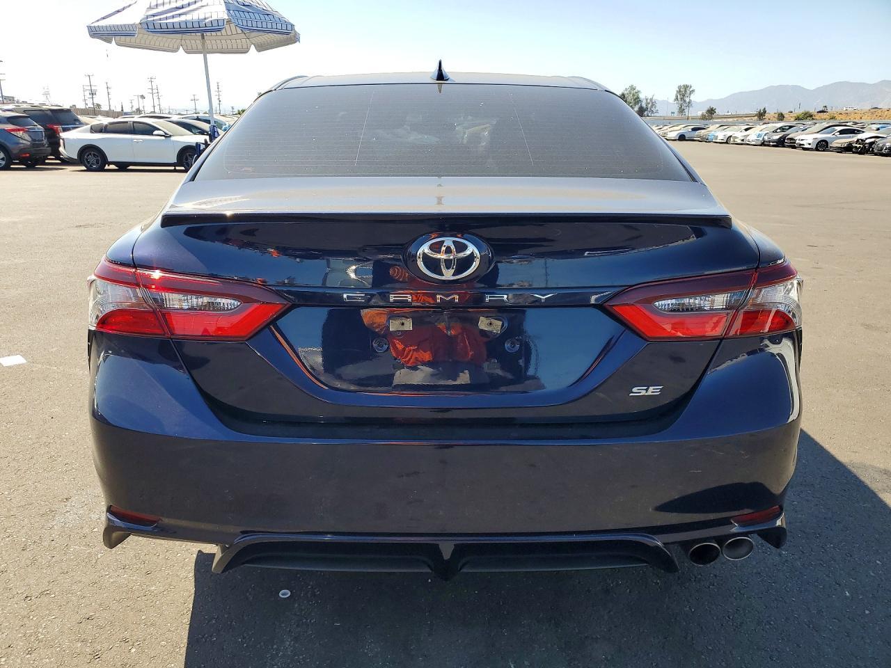 2021 Toyota Camry Se - Фото 6