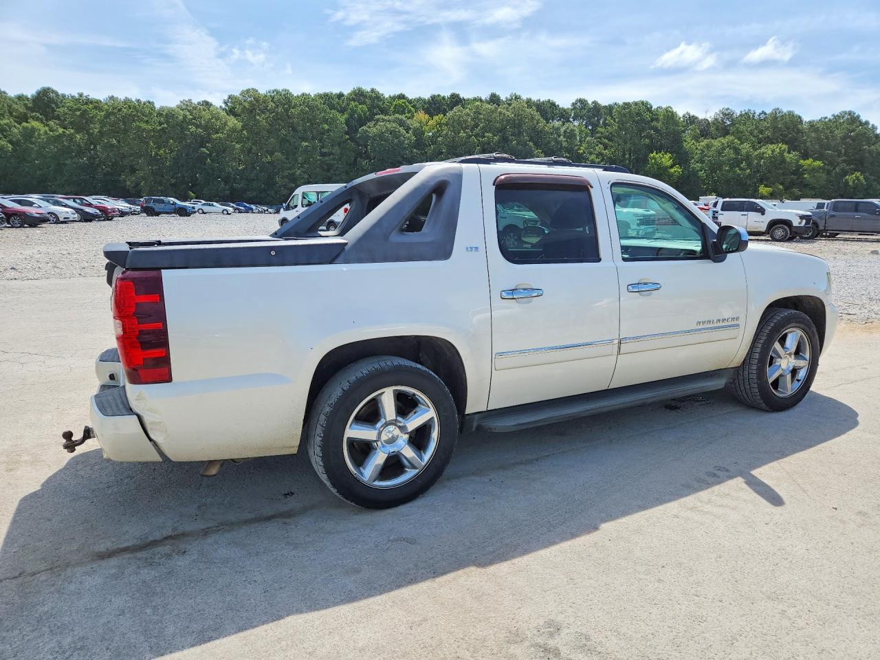 2011 Chevrolet Avalanche Ltz - Фото 3
