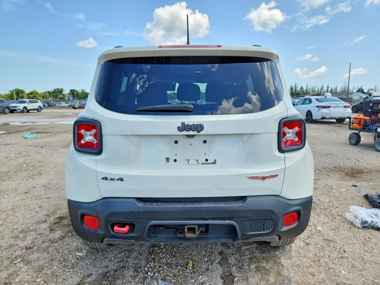 2016 Jeep Renegade Trailhawk - Image 6