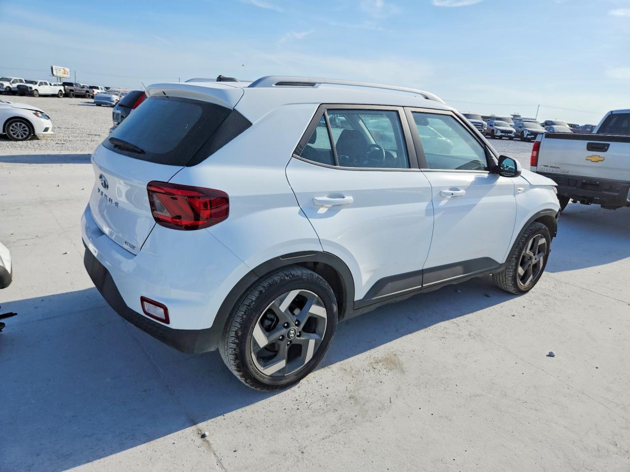 2026 Hyundai Venue Sel - Фото 3