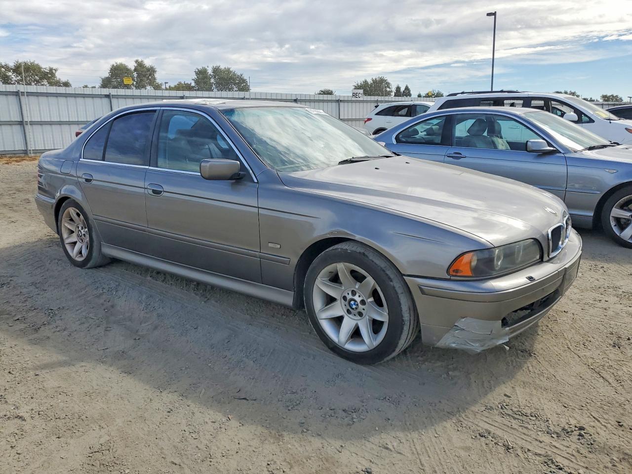 2002 BMW 525 I Automatic - Image 4