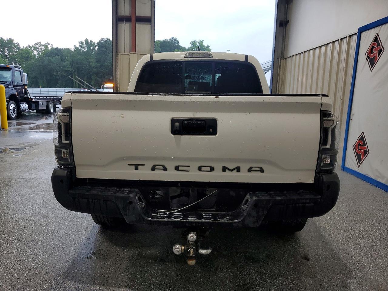 2017 Toyota Tacoma Sr - Image 6