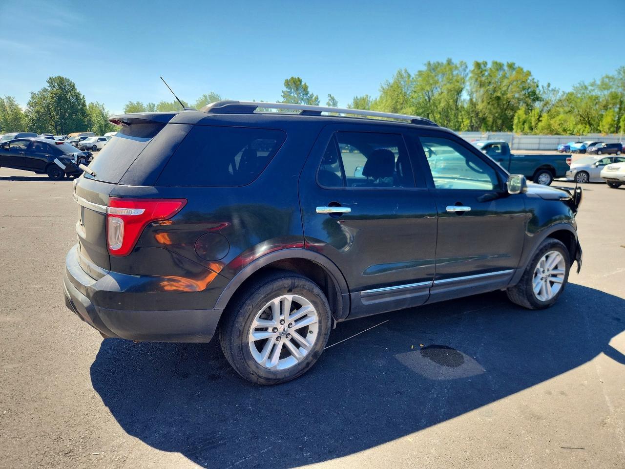 2011 Ford Explorer Xlt - Image 3