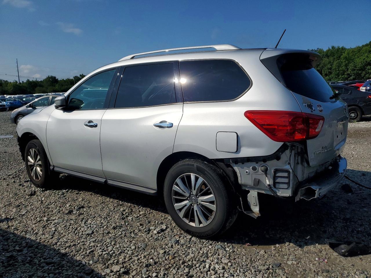 2018 Nissan Pathfinder S - Фото 2