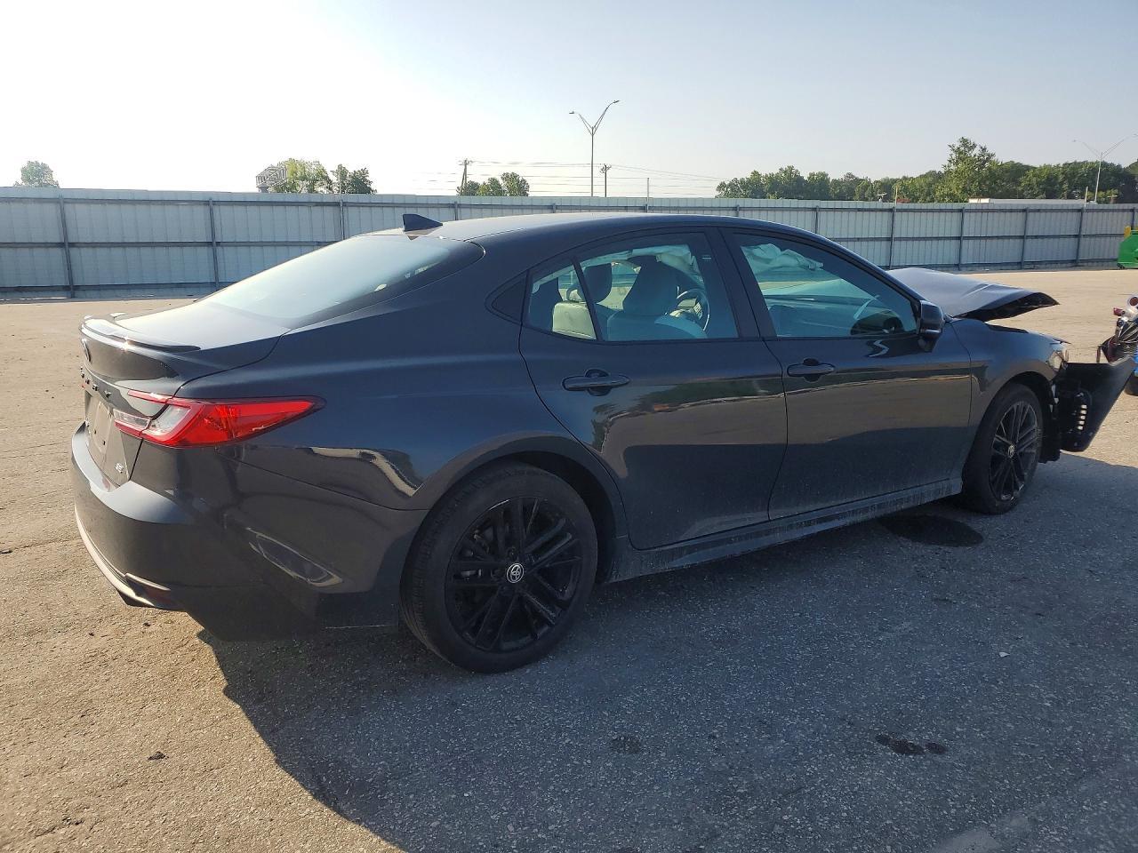 2025 Toyota Camry Se - Фото 3
