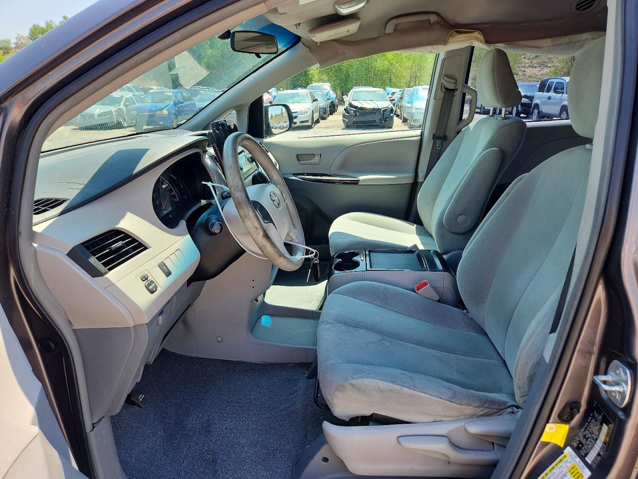 2013 Toyota Sienna L 7-Passenger - Фото 7