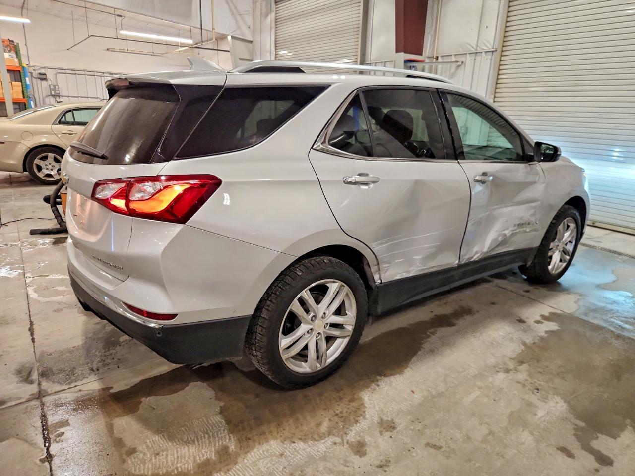 2020 Chevrolet Equinox Premier - Image 3