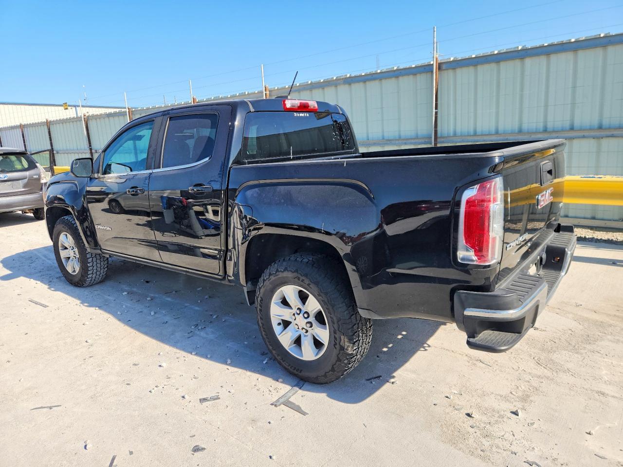 2018 GMC Canyon Sle - Image 2