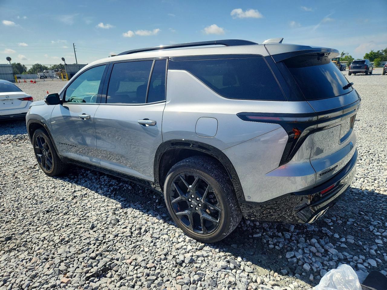 2025 Chevrolet Traverse Rs - Image 2