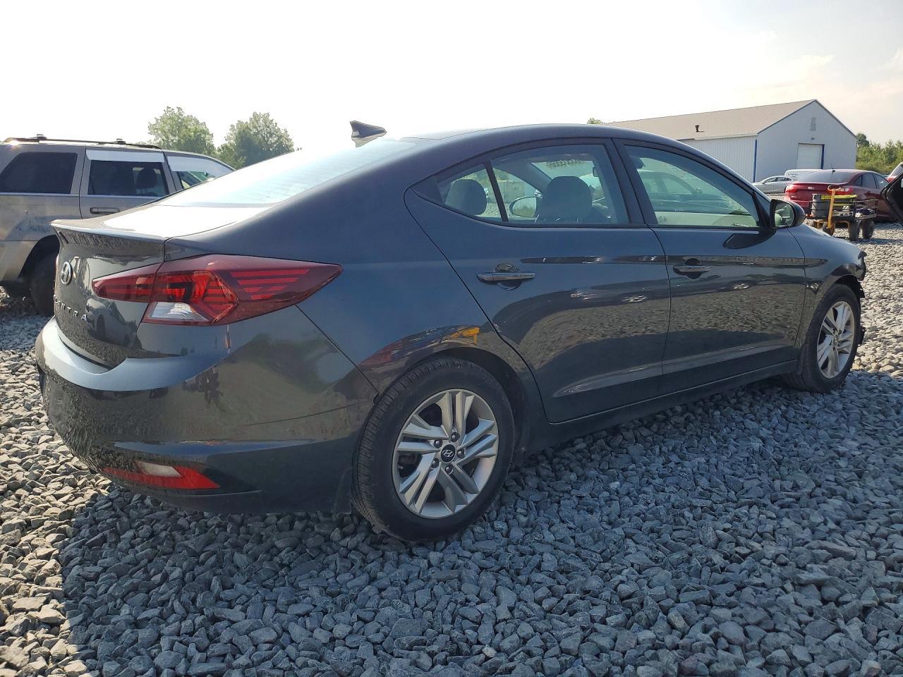 2020 Hyundai Elantra Sel - Фото 3