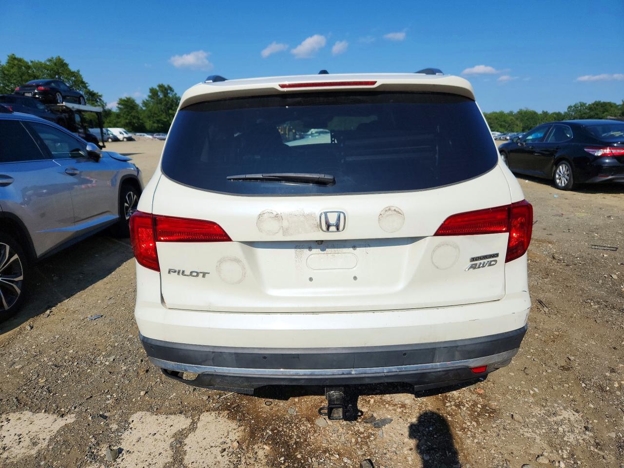 2018 Honda Pilot Touring - Image 6