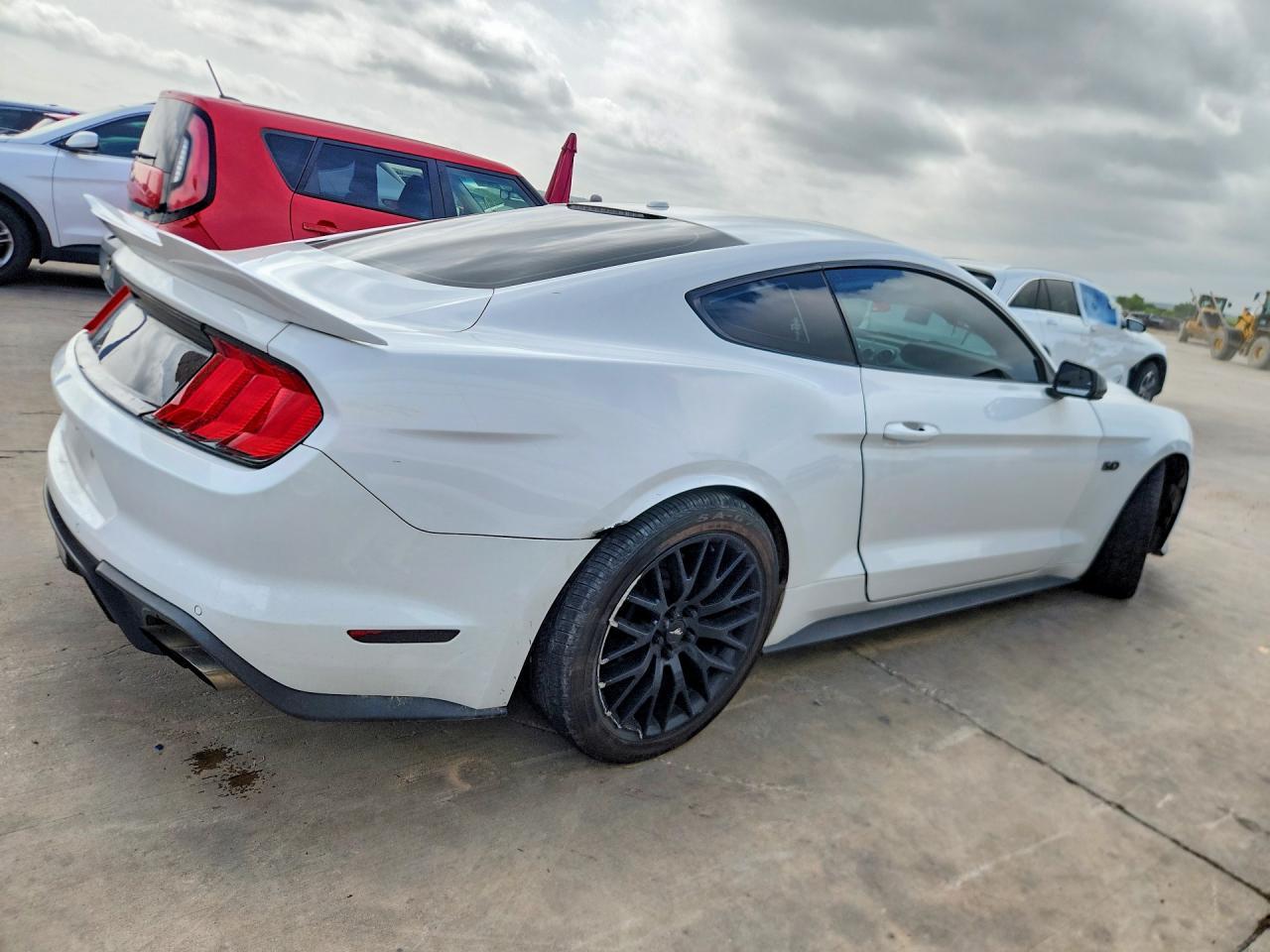 2019 Ford Mustang Gt - Фото 3
