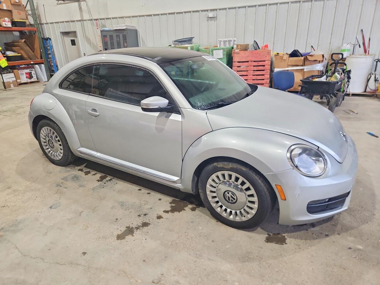 2015 Volkswagen Beetle 1.8T - Фото 4