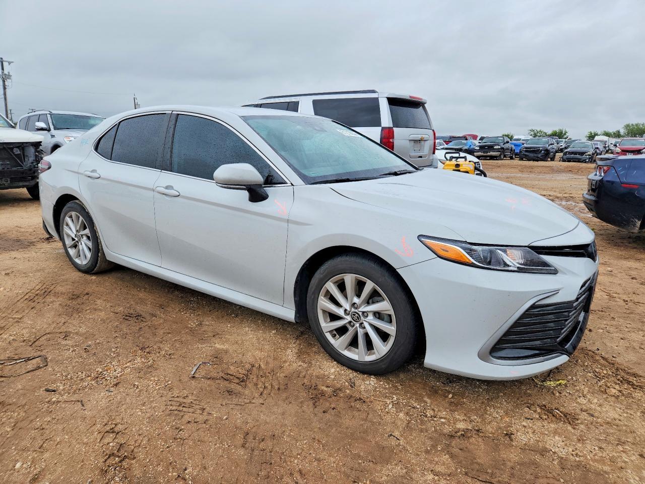 2023 Toyota Camry Le - Фото 4
