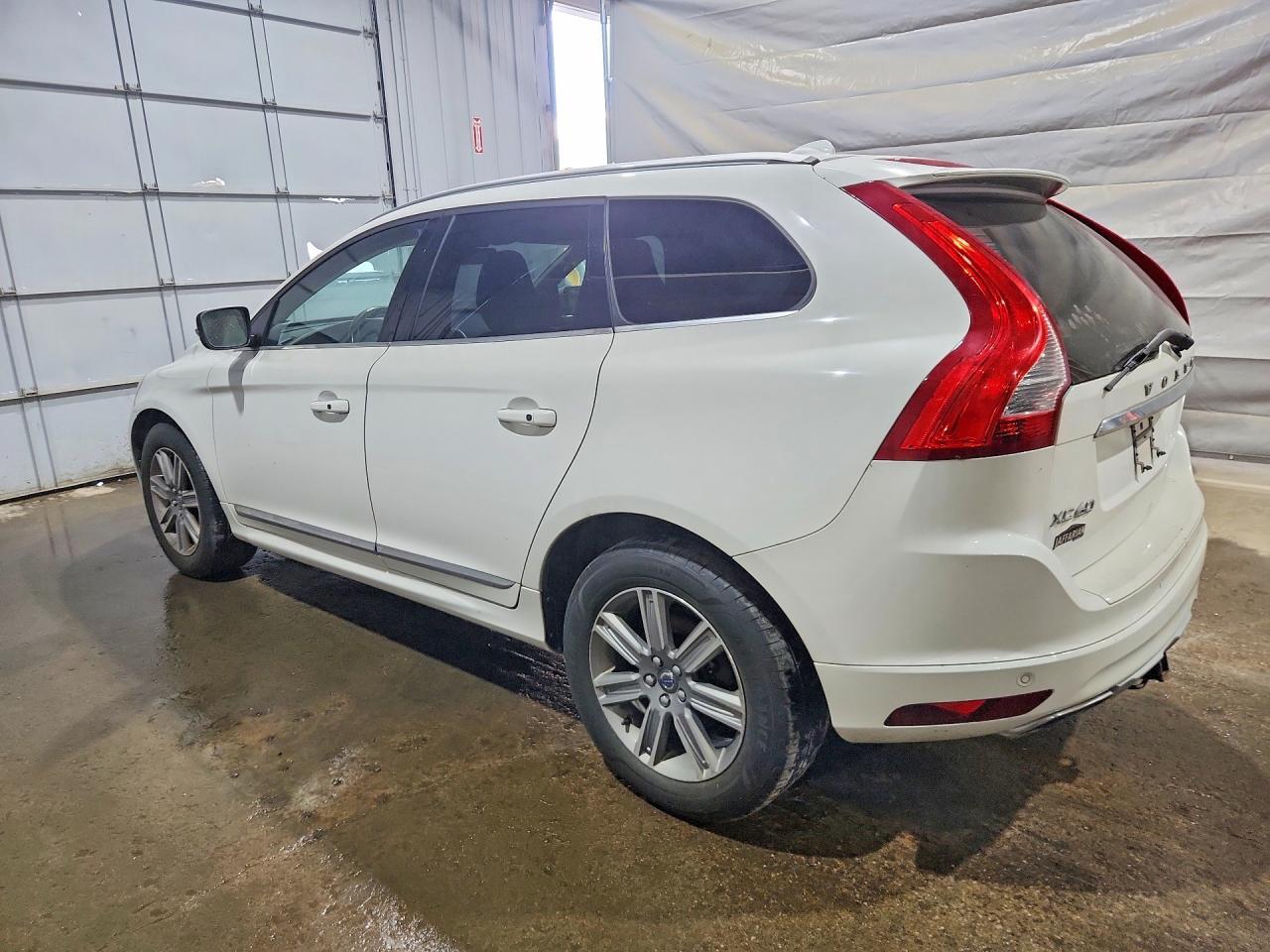 2017 Volvo Xc60 T5 Inscription - Image 2