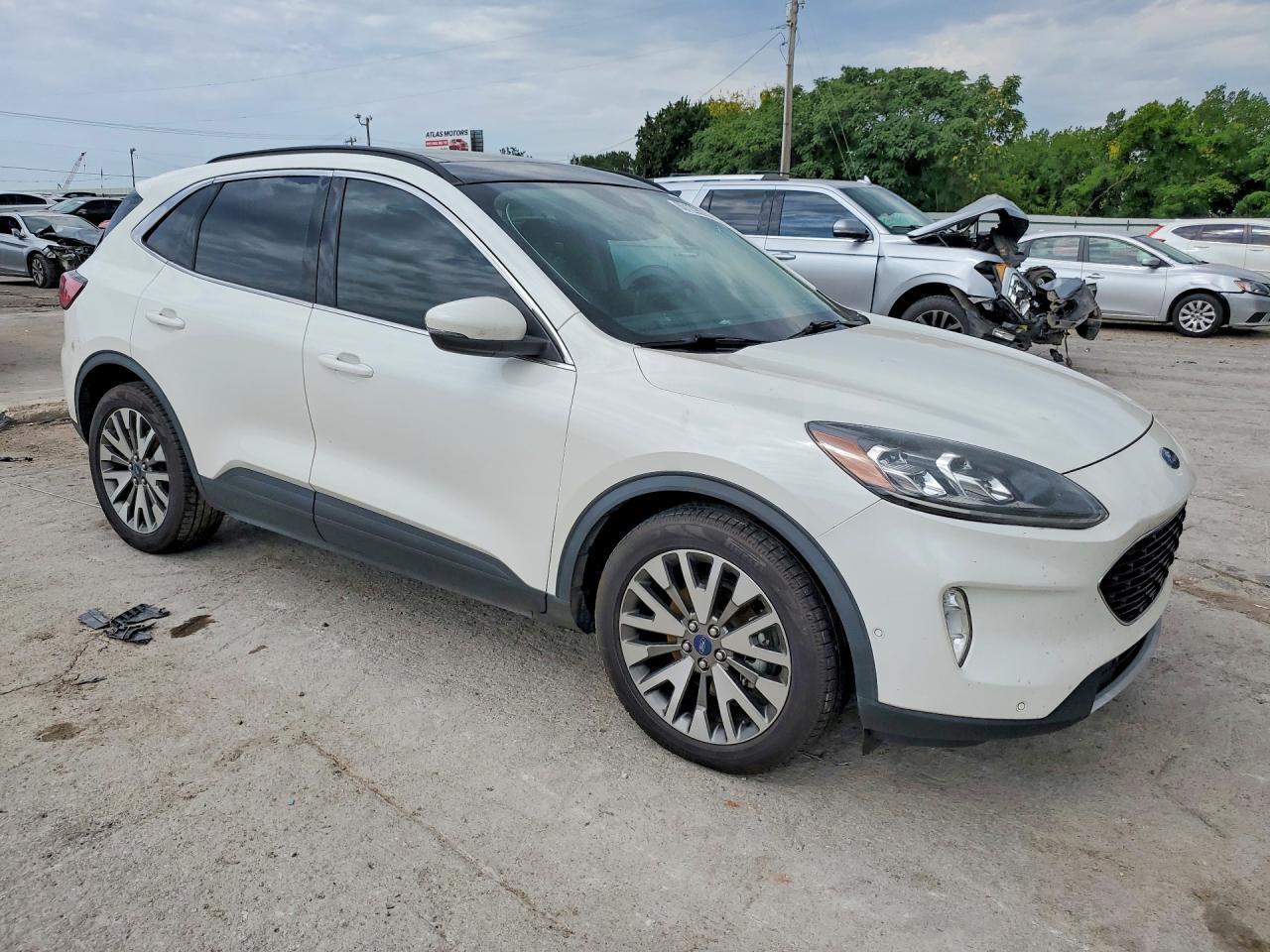 2020 Ford Escape Titanium - Image 4
