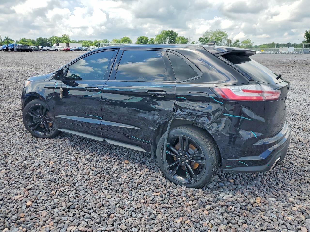 2021 Ford Edge St - Image 2