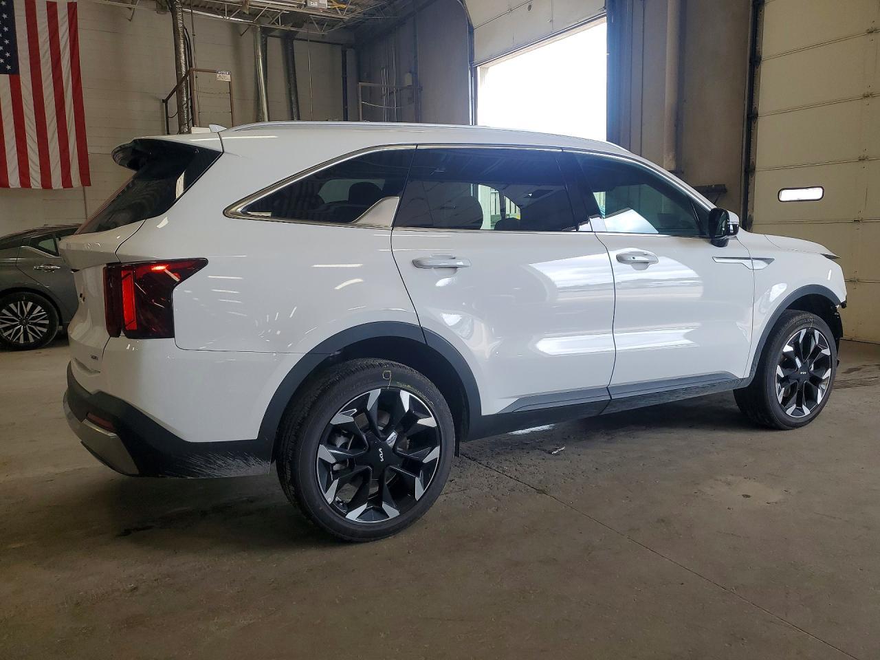 2026 Kia Sorento Ex - Image 3