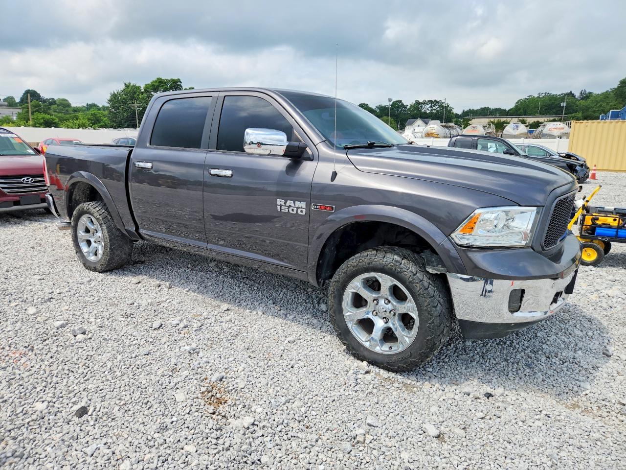 2016 Ram 1500 Laramie - Image 4