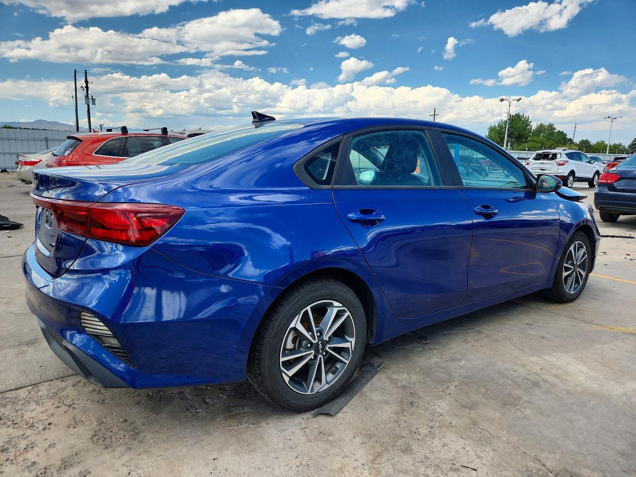 2023 Kia Forte Lxs - Фото 3