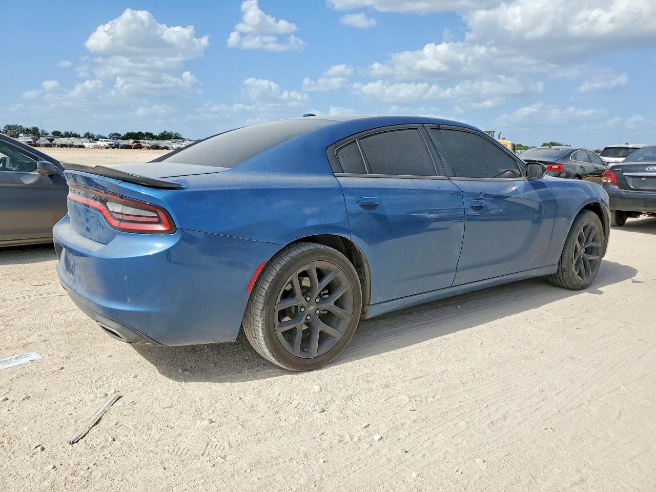2021 Dodge Charger Sxt - Image 3