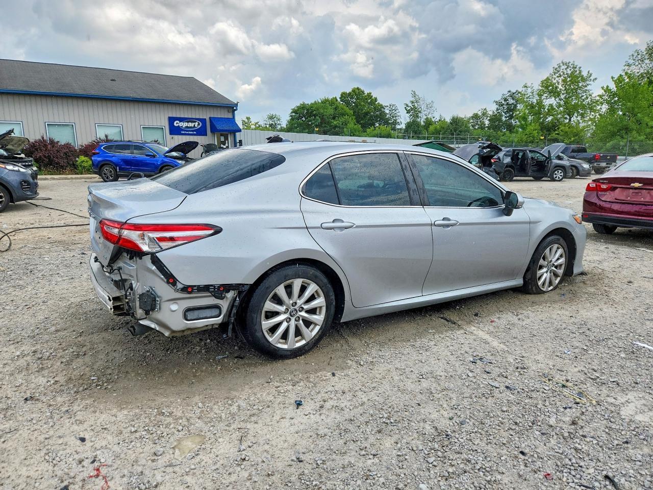 2018 Toyota Camry Le - Фото 3