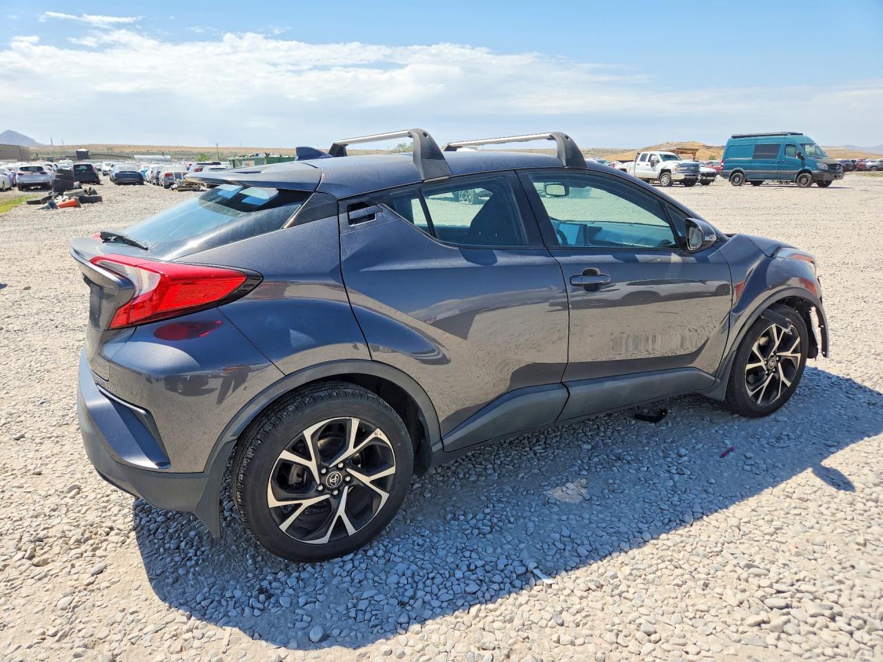 2018 Toyota C-Hr Xle Premium - Фото 3