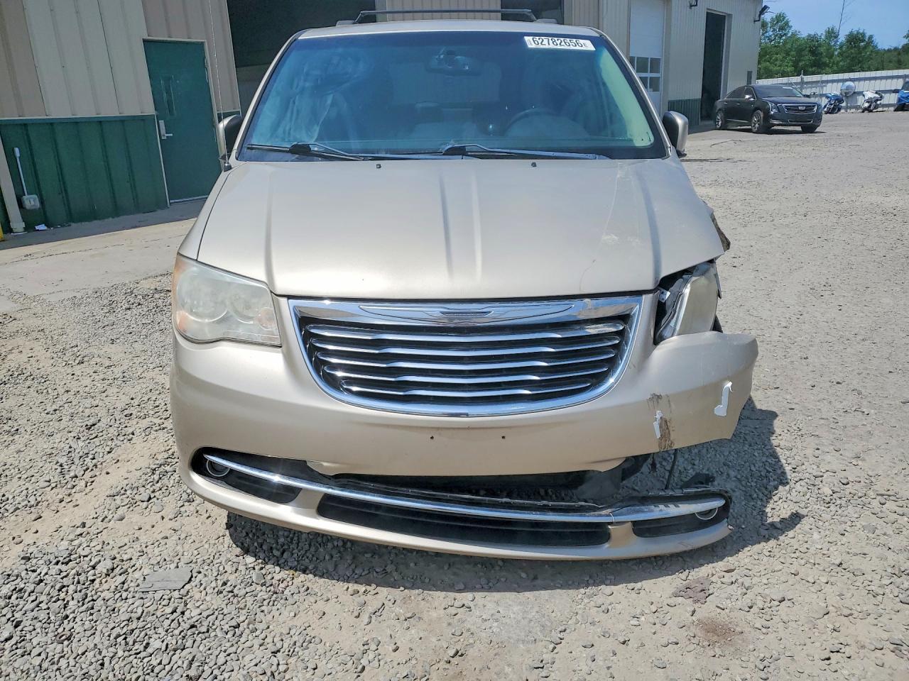 2014 Chrysler Town & Country Touring - Фото 5