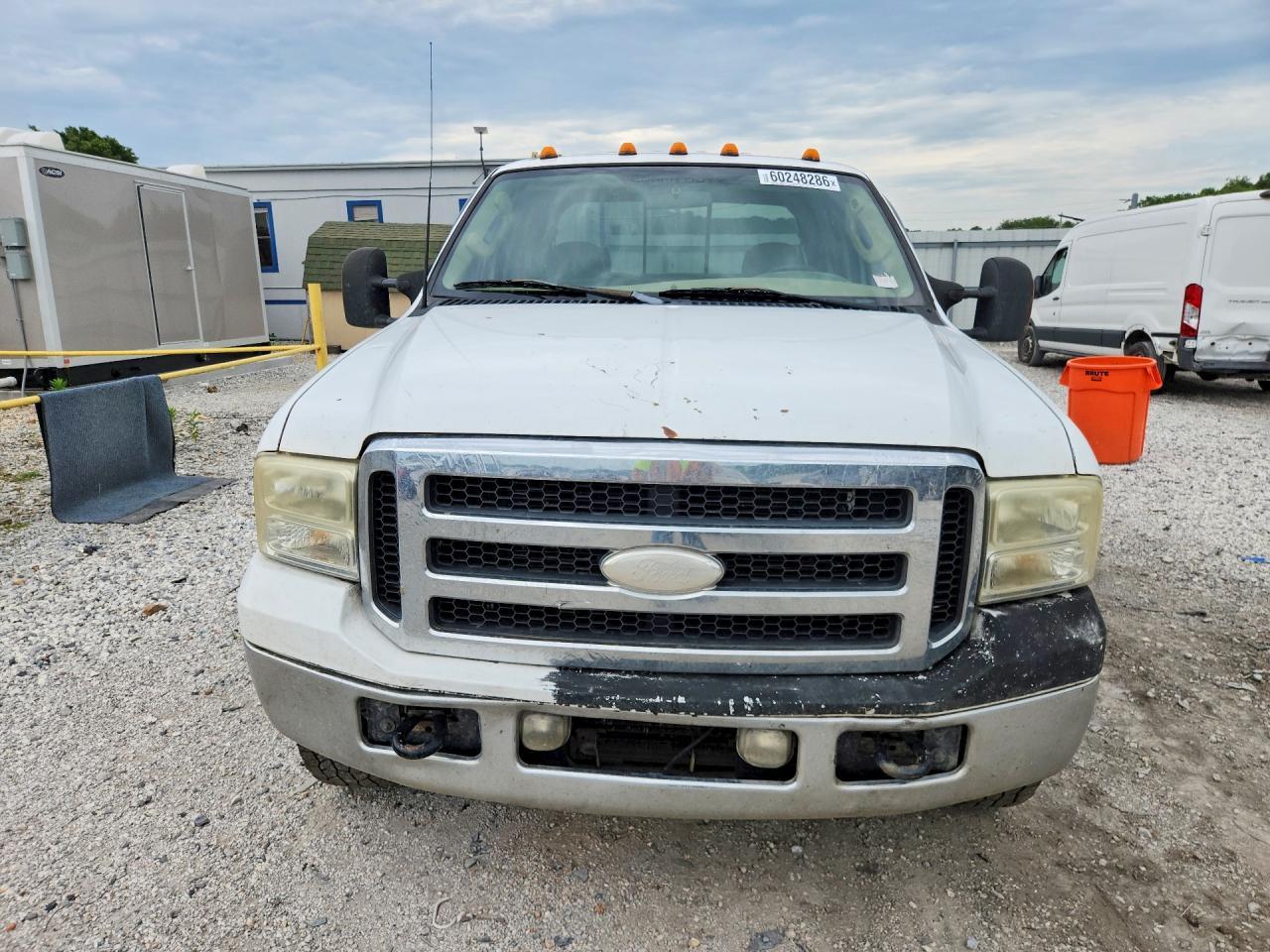 2005 Ford F350 Super Duty - Image 5