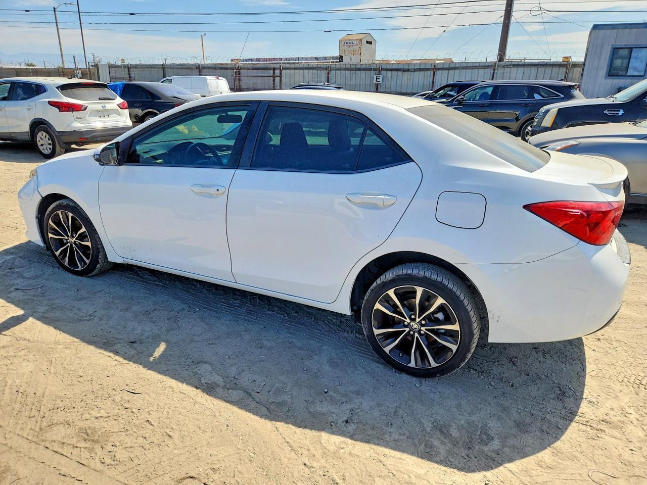 2017 Toyota Corolla Se - Фото 2