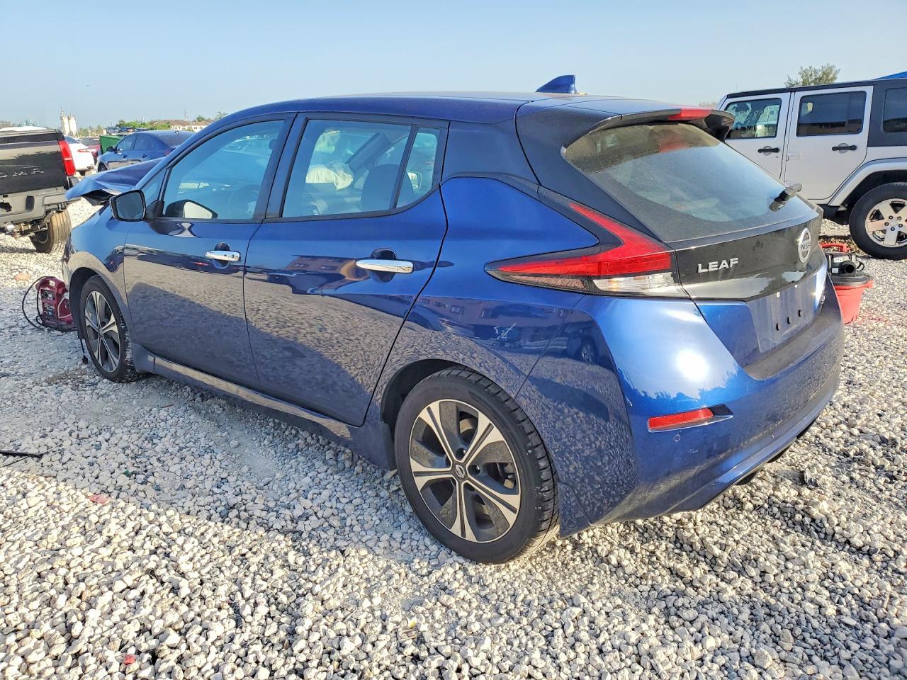 2022 Nissan Leaf Sv - Фото 2