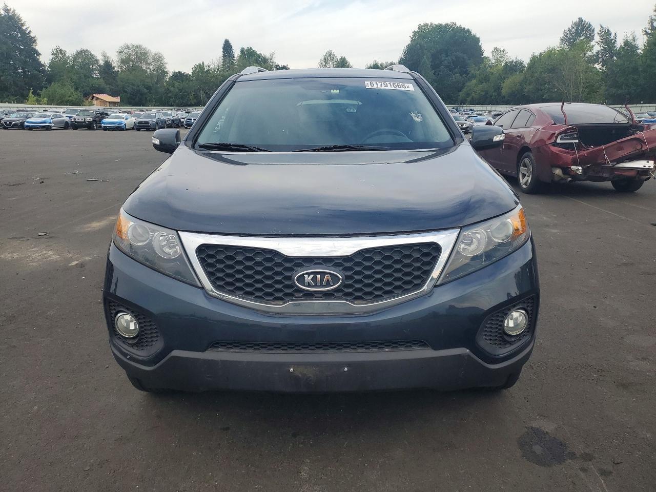 2013 Kia Sorento Lx - Image 5