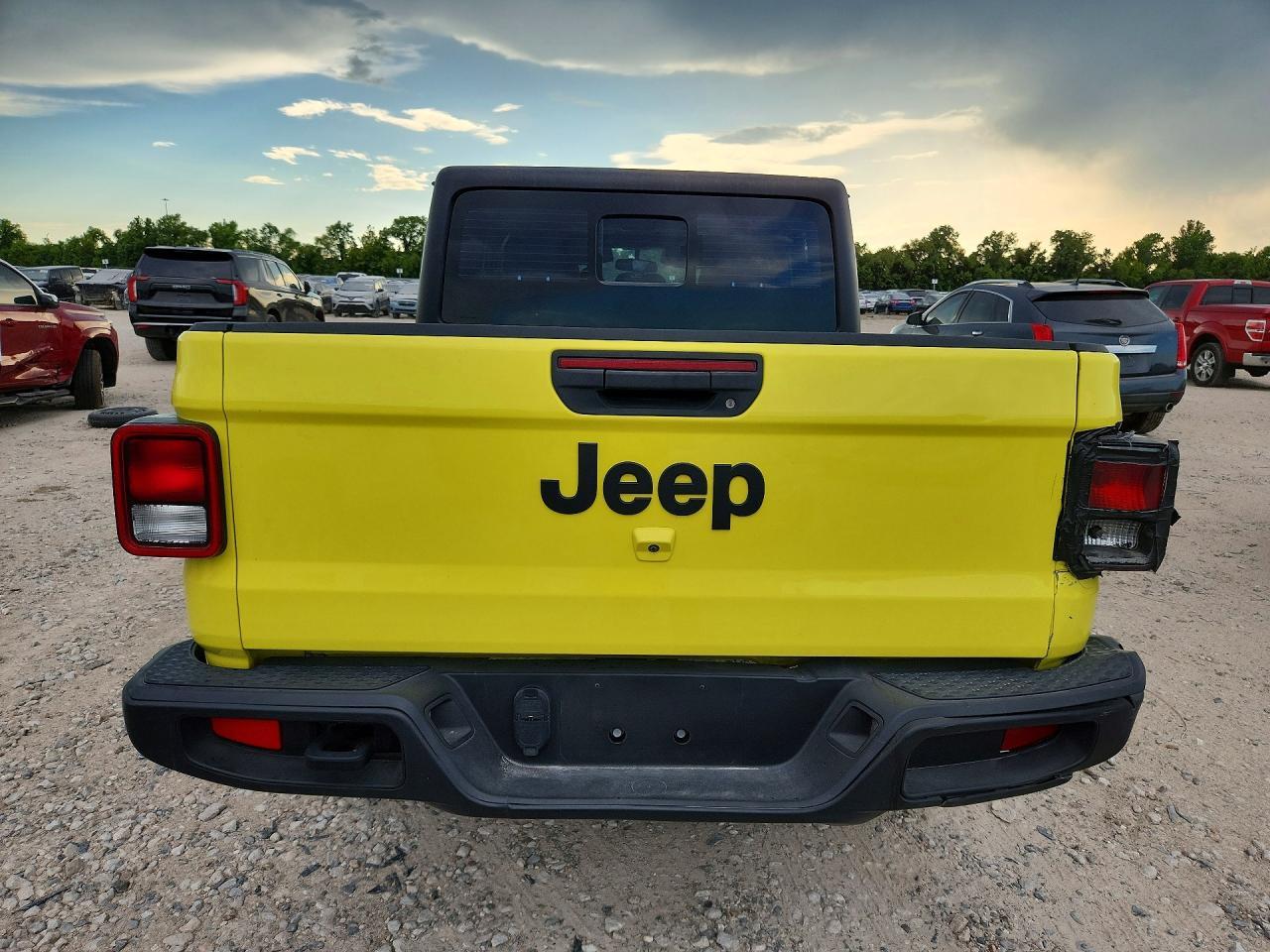 2023 Jeep Gladiator Sport - Image 6
