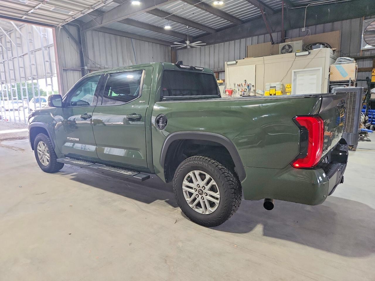 2022 Toyota Tundra Sr5 - Фото 2