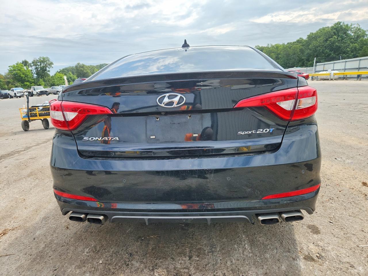 2015 Hyundai Sonata Sport 2.0T - Image 6
