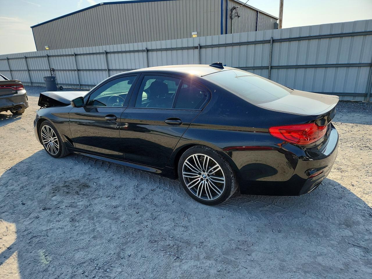2020 BMW 530 I - Фото 2