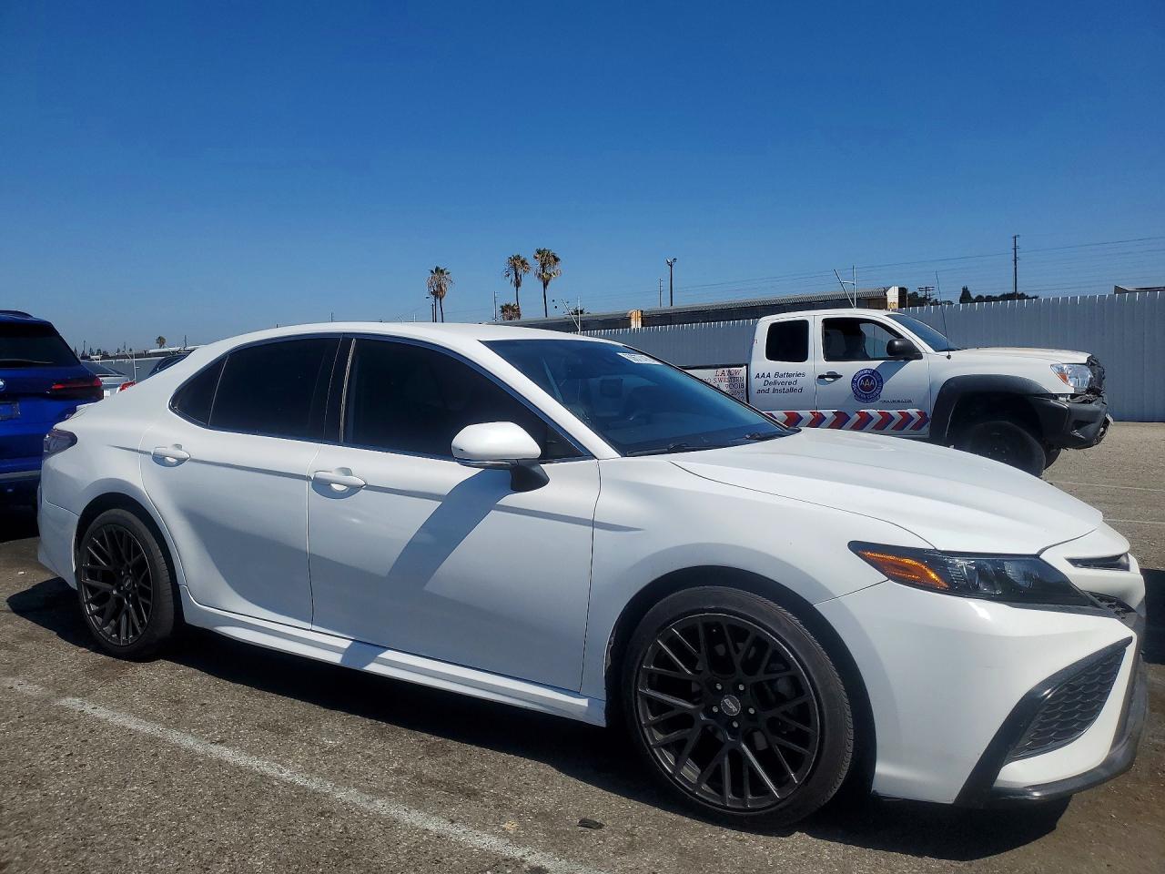 2022 Toyota Camry Se - Фото 4