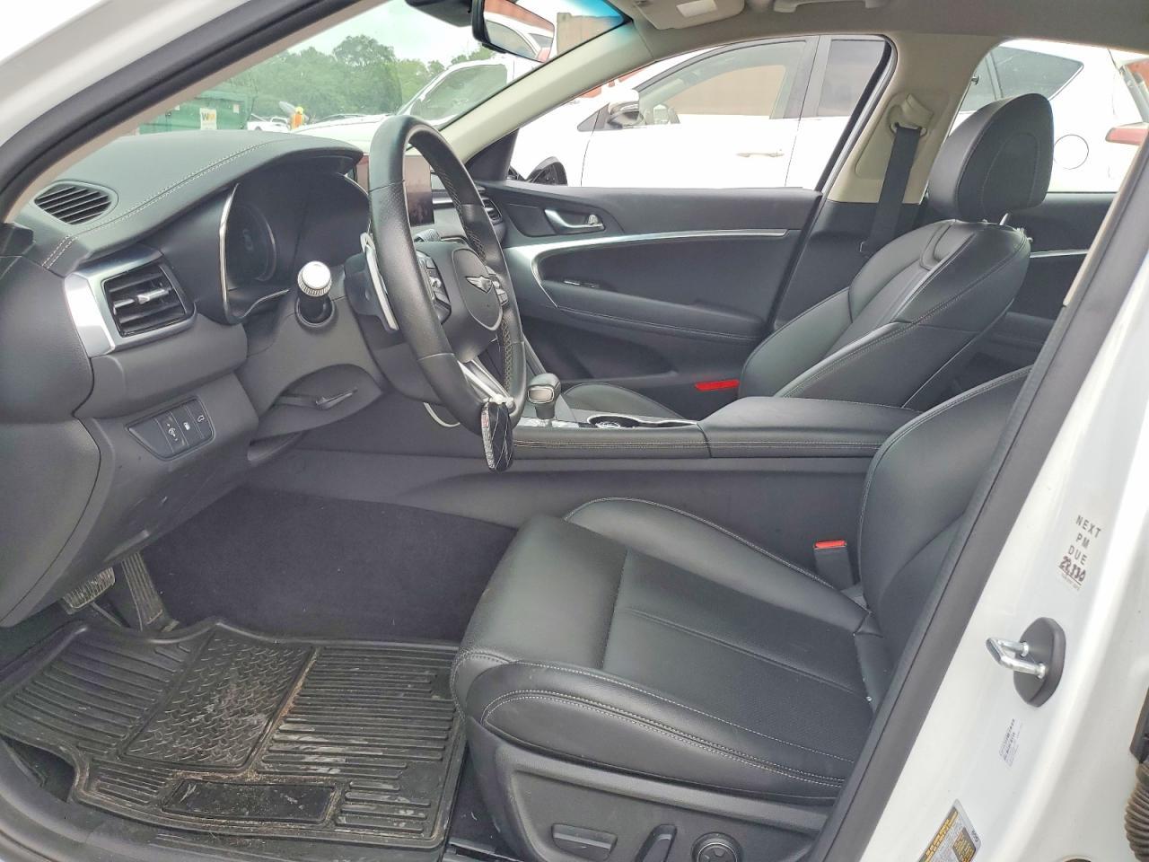 2025 Genesis G70 2.5T Standard - Image 7