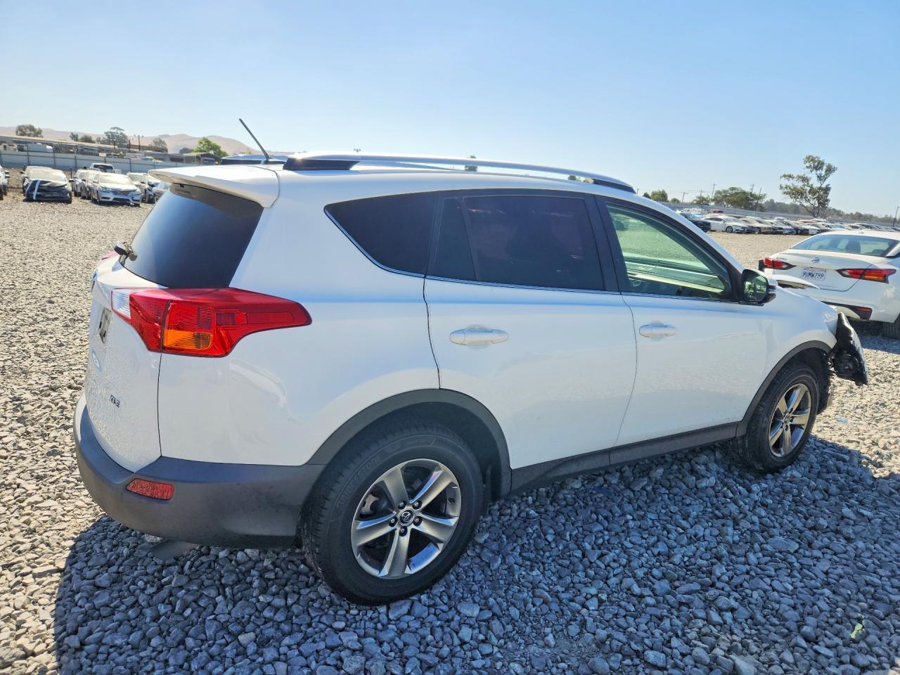 2015 Toyota Rav4 Xle - Фото 3