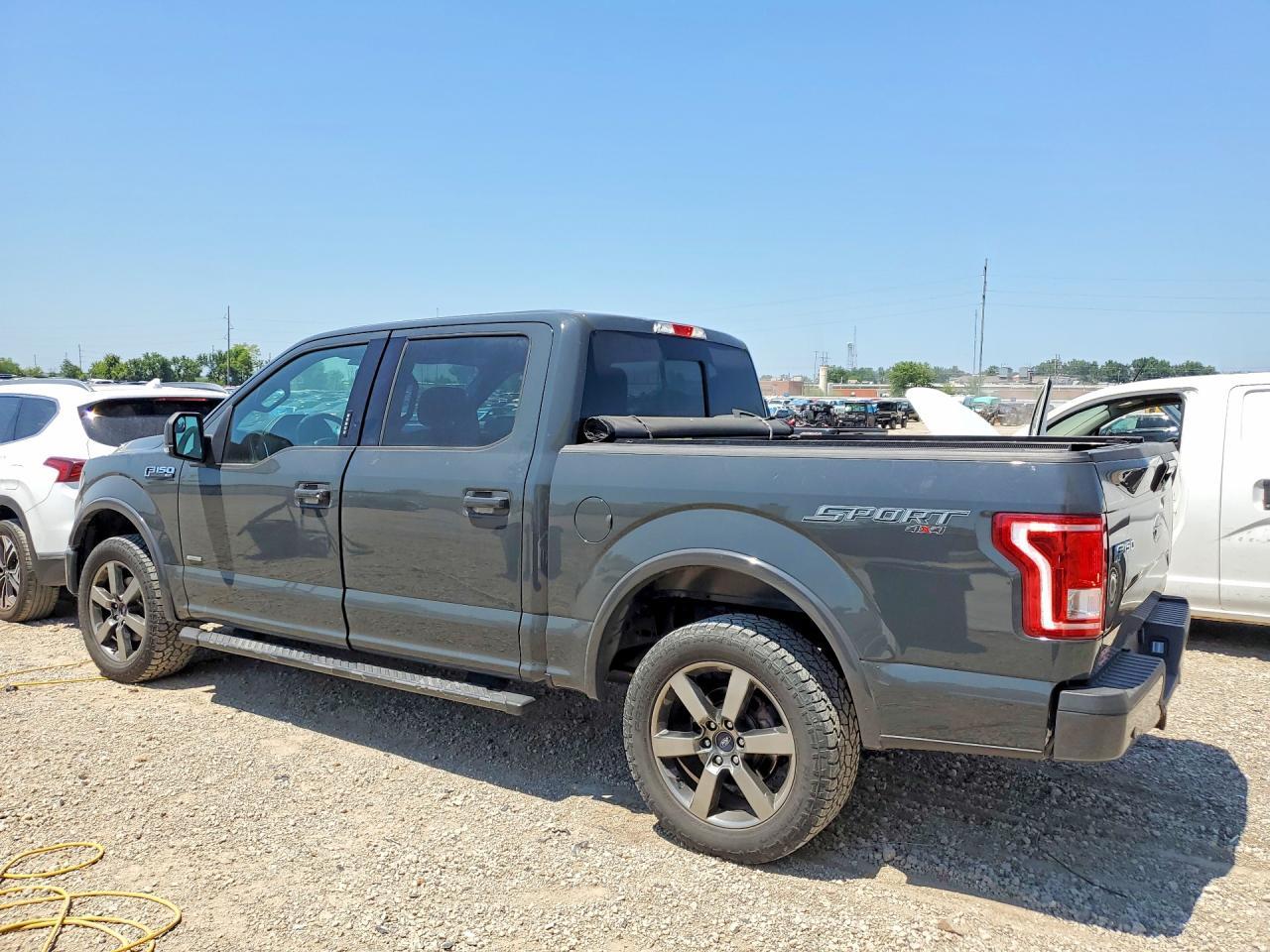 2016 Ford F150 Supercrew - Фото 2