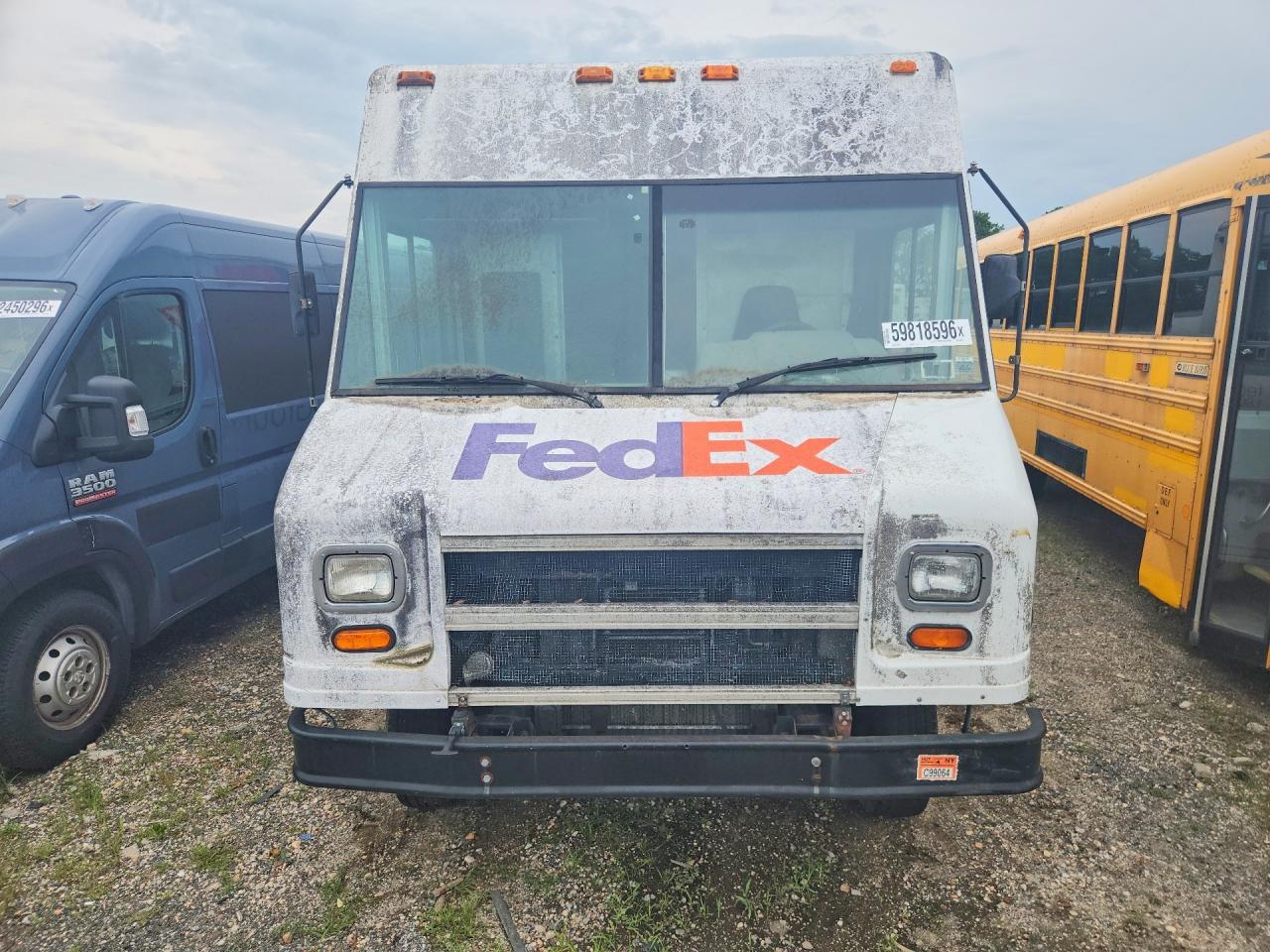 2003 Ford Econoline E450 Super Duty Commercial Stripped Chassis - Image 5