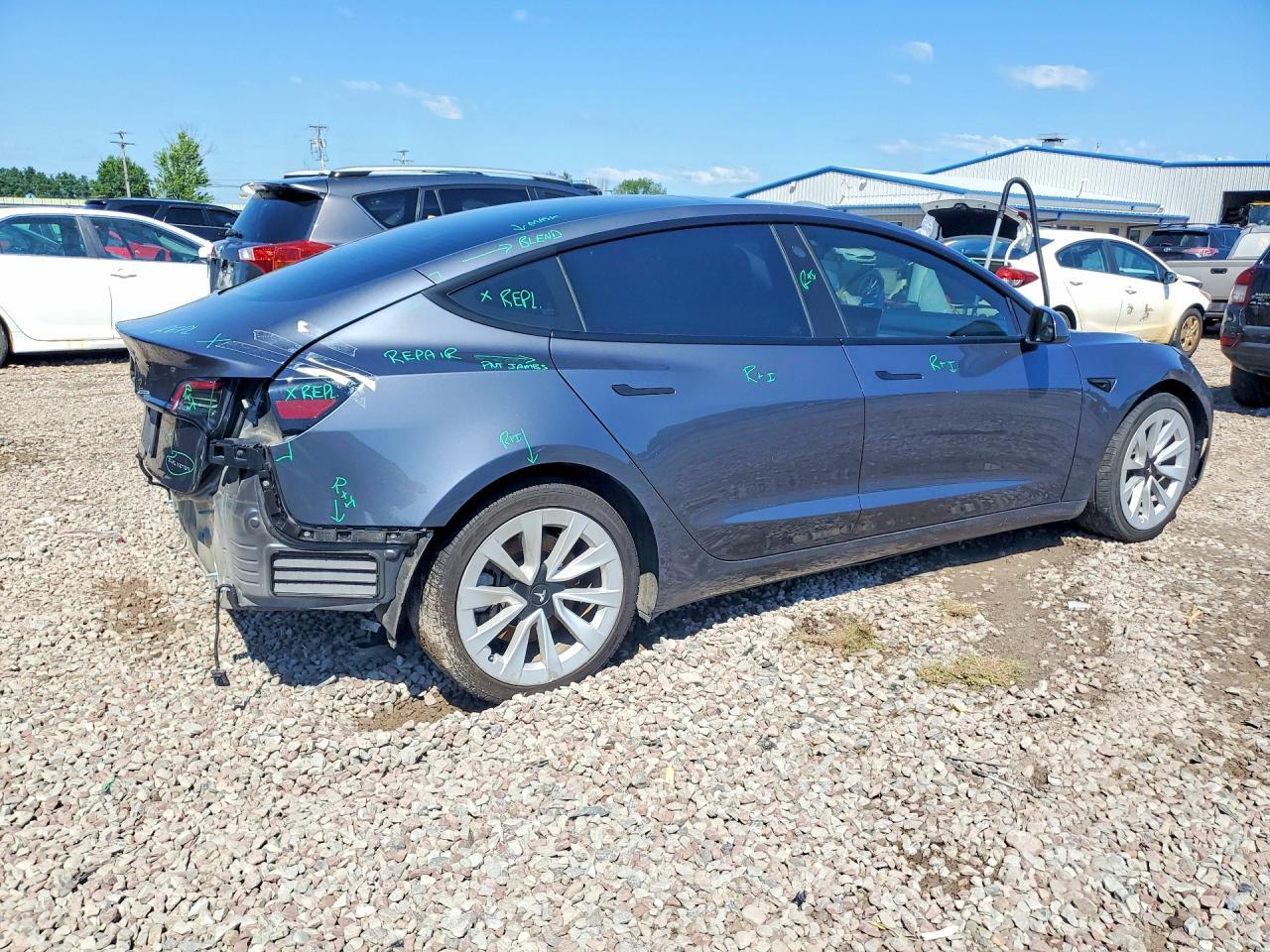 Tesla Model 3 - Фото 3