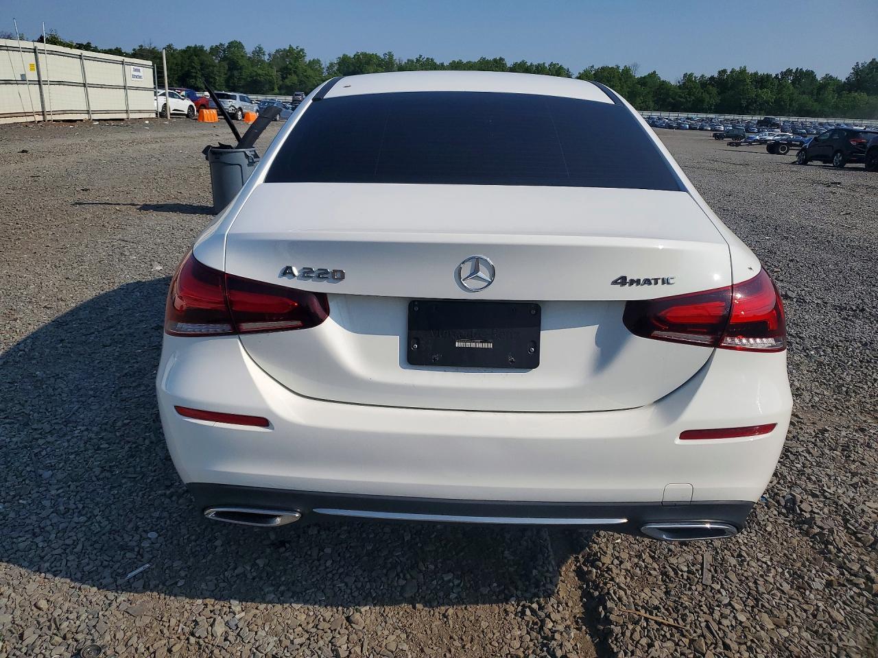 2021 Mercedes-Benz A 220 4Matic - Фото 6