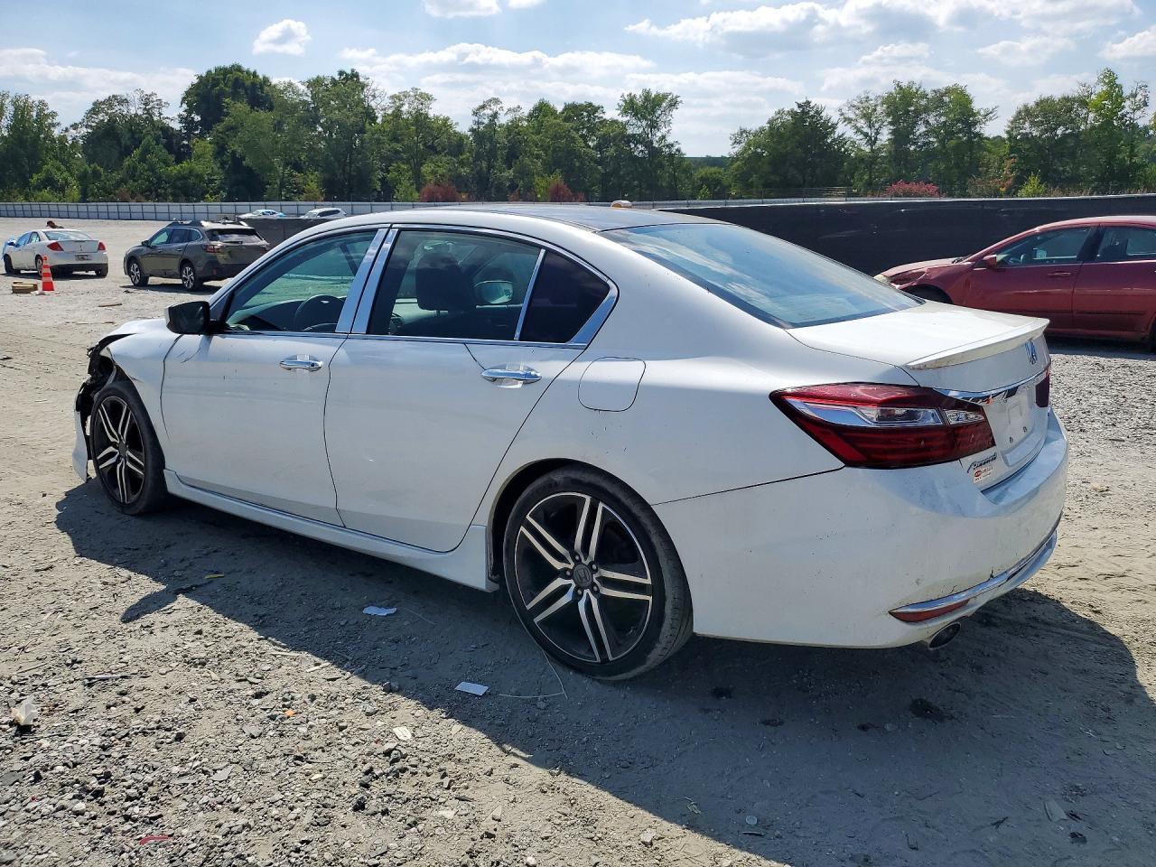 2016 Honda Accord Sport - Image 2