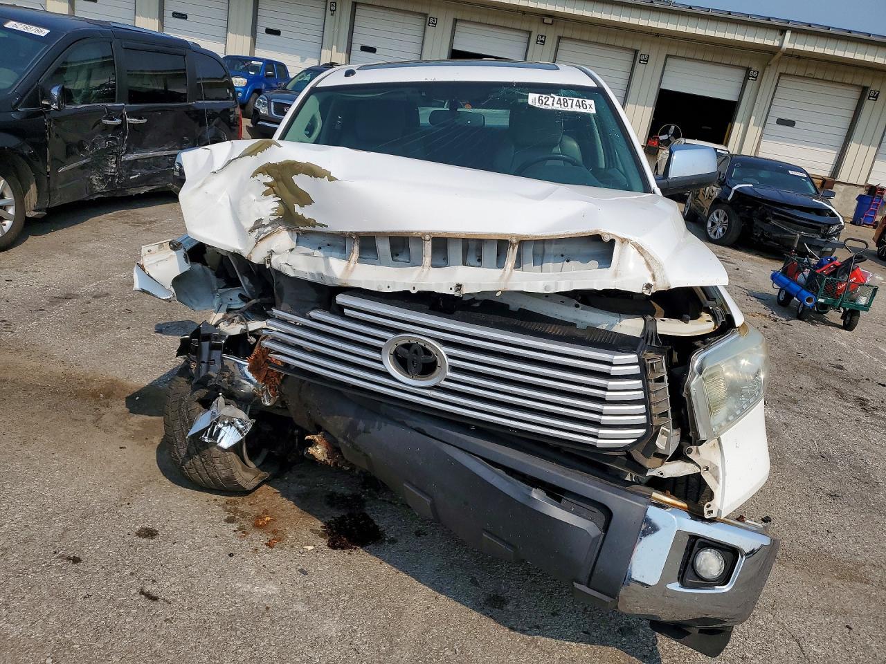 2014 Toyota Tundra Crewmax Limited - Фото 5
