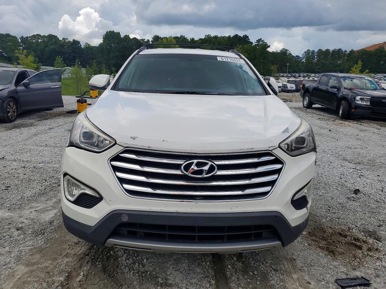 2015 Hyundai Santa Fe Gls - Image 5