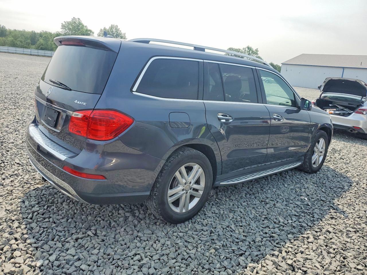 2016 Mercedes-Benz Gl 450 4Matic - Image 3