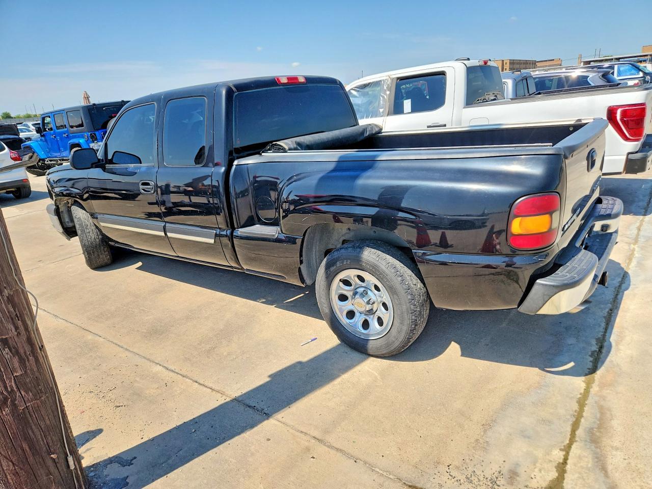 2005 Chevrolet Silverado C1500 - Фото 2